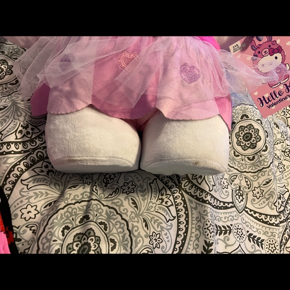 Hello kitty Valentine’s Day greeter bundle - Picture 4 of 4